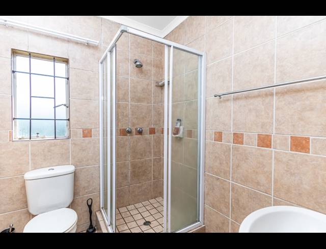 3 BEDROOM DUPLEX FOR SALE IN HALFWAY GARDENS